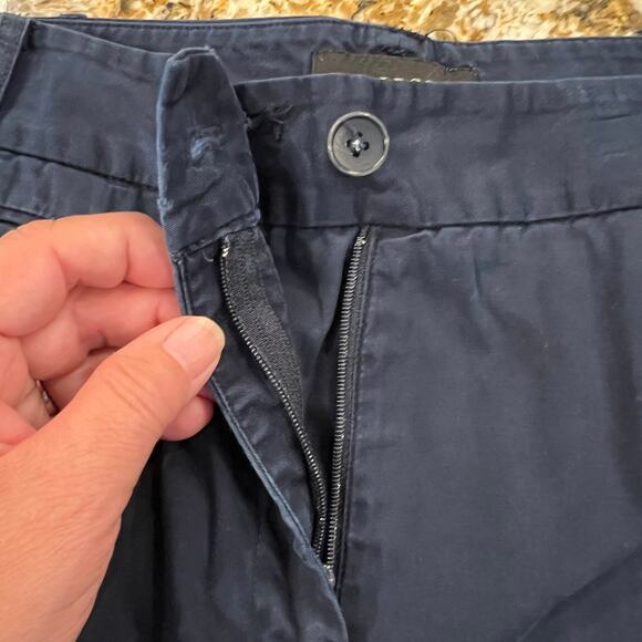 Talbots Women's Navy 7" Perfect Shorts - SIZE 12 - Picture 6 of 9